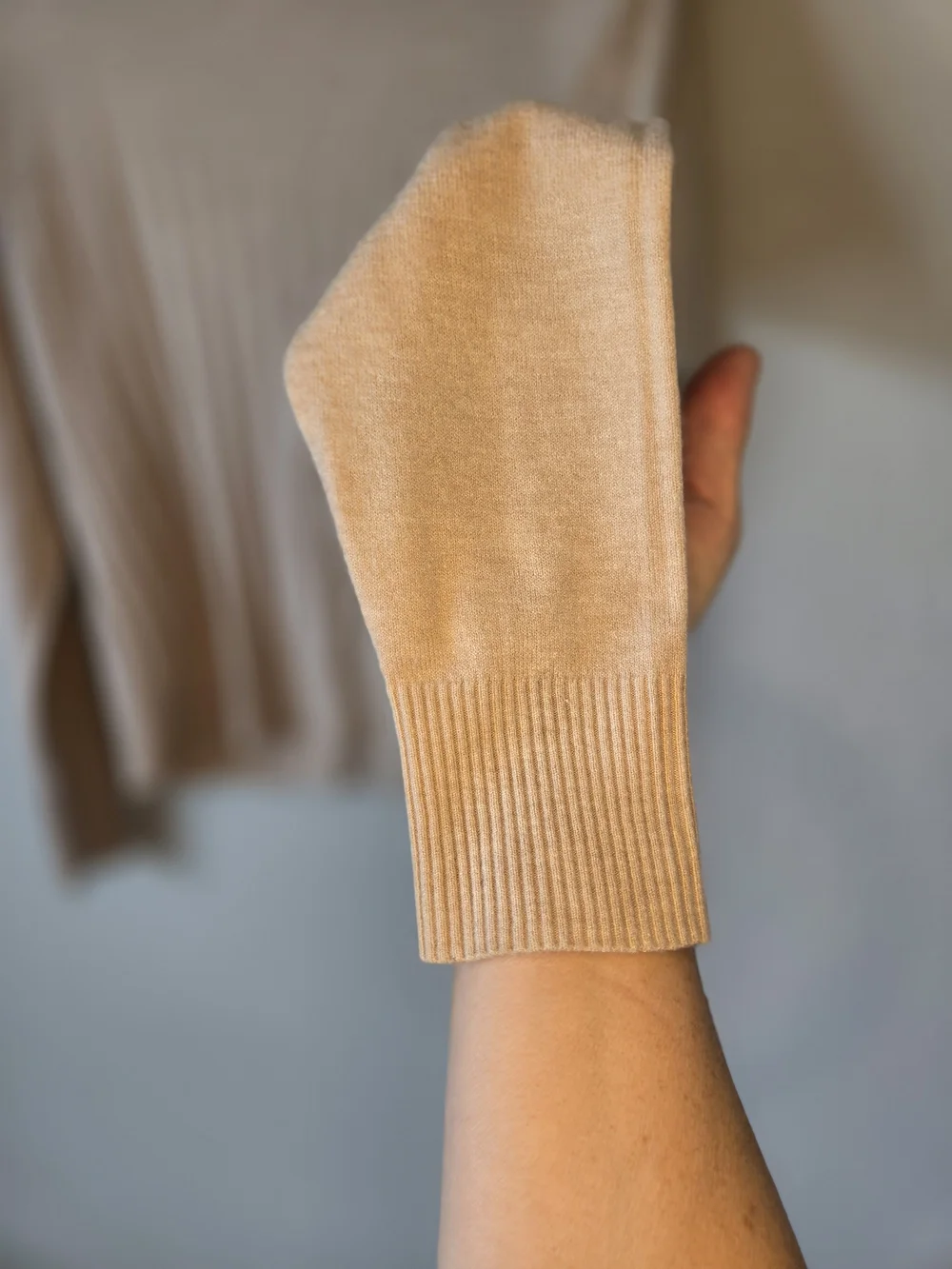 Milano beige neck